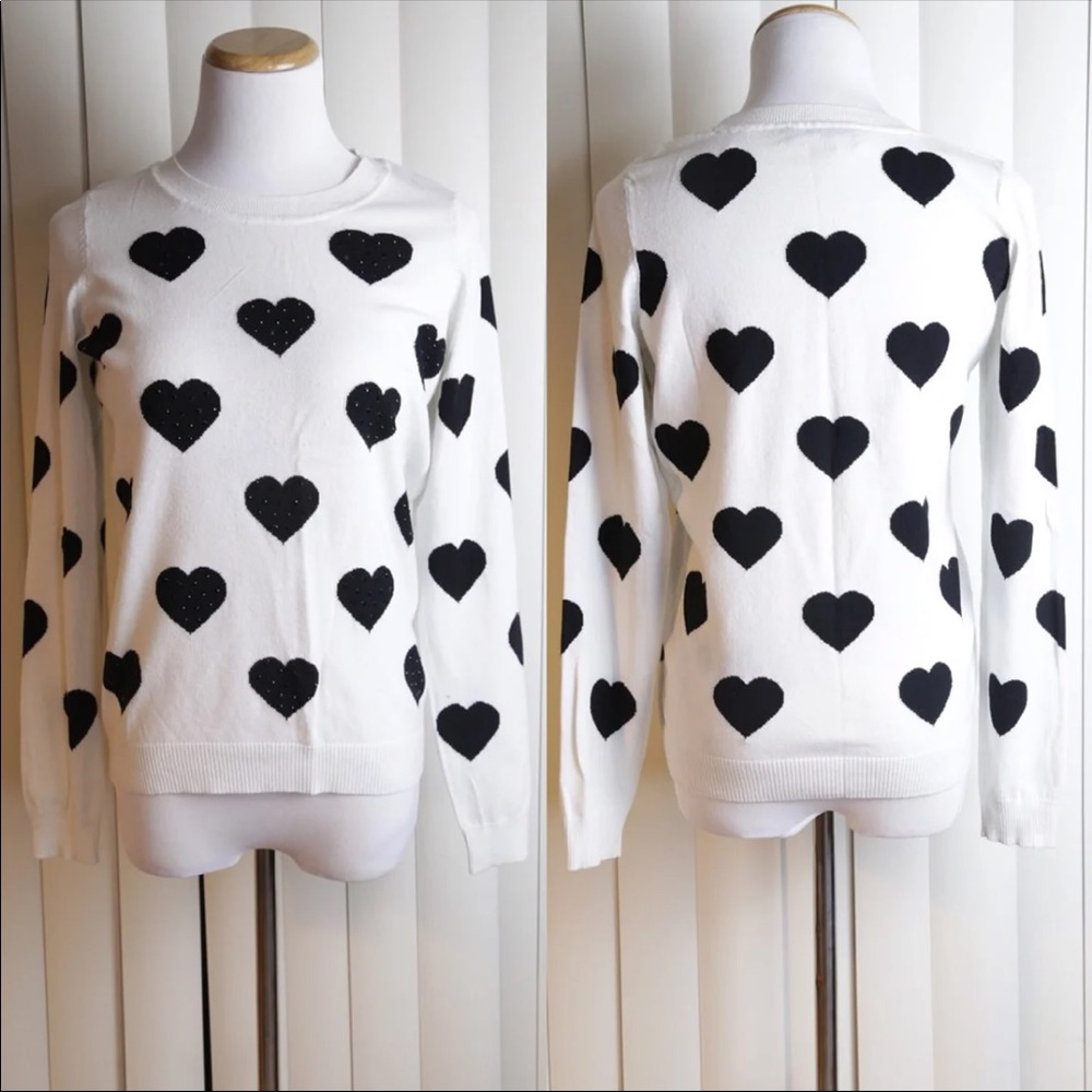 B&W crewneck heart sweater